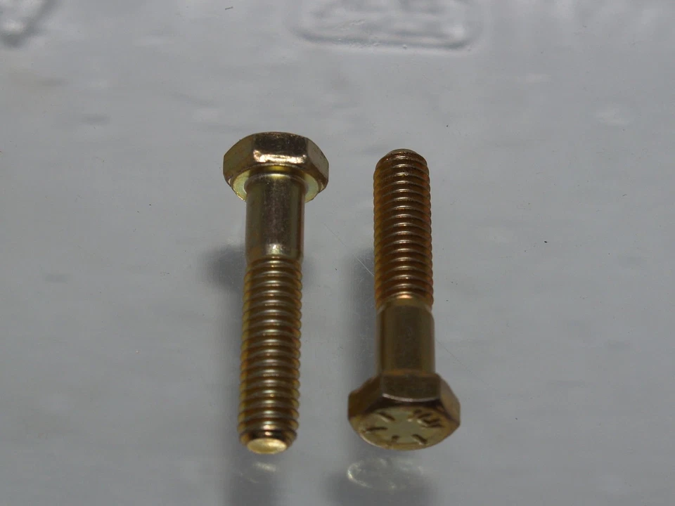 Cabeza hexagonal de perno grado 8 5/16-18 X 2 1/2 amarillo zinc 25 piezas Foto 1 de 1