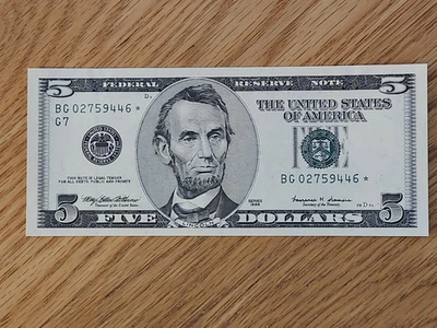 1999 $5 UNC/GEM "STAR NOTE" CHICAGO DISTRICT BG02759446* 3 OF 3 CONS SER NUM - Image 1 of 4