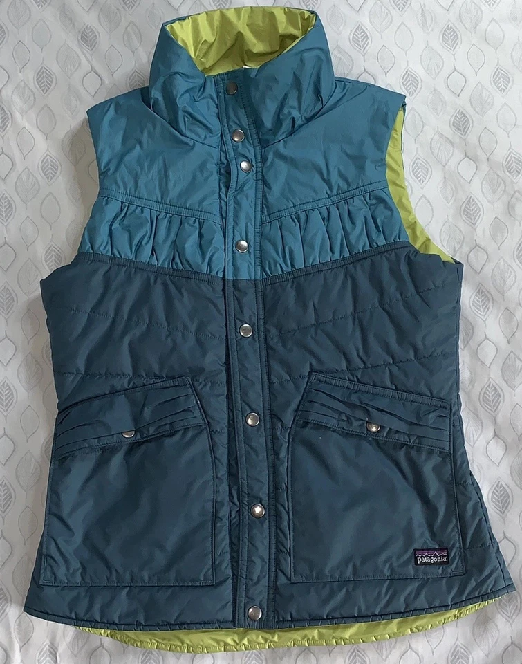 Patagonia Mujer Pequeño Verde Puffer Senderismo Botón Chaleco Chaqueta Aire Libre Informal Foto 1 de 4