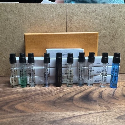 Louis Vuitton Perfume Collection Muestra Spray 2ml/0.06oz Juego de 10 piezas Foto 1 de 4