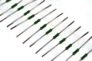 10x MT Metal Film Resistor 3.6 ... 910 Kohm 0.125W 5-10% Soviet USSR NEW - Picture 1 of 2
