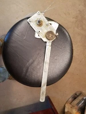 61 MORRIS MINOR BERLINA 1961 regulador de ventana de puerta, lado del pasajero delantero derecho Foto 1 de 4