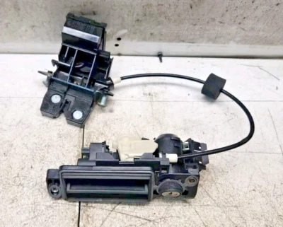 Conjunto de mecanismo de manija de pestillo de maletero trasero Mercedes-Benz C230 W203 2001-2009 OEM Foto 1 de 4