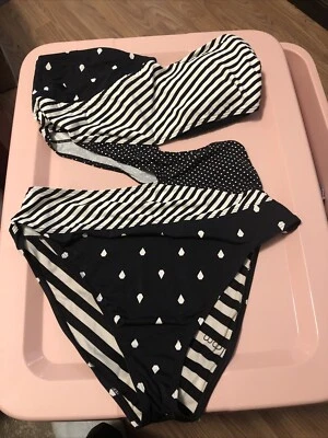 Traje de baño Volcom para mujer blanco y negro sin tirantes talla XL estampado mixto Foto 1 de 4