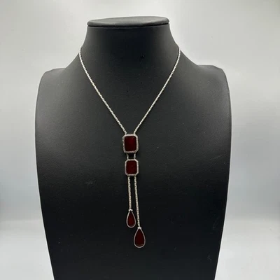 Collar Gota Y Esmalte Rojo Colgante Tono Plata Cadena Lágrima Cuelga 20 Pulgadas Foto 1 de 4