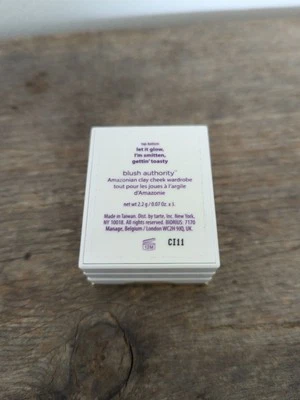 Guarda-roupa TARTE Blush Authority LET IT GLOW I'M SMITTEN GETTIN' TOASTY Amaz Clay - Imagem 1 de 4