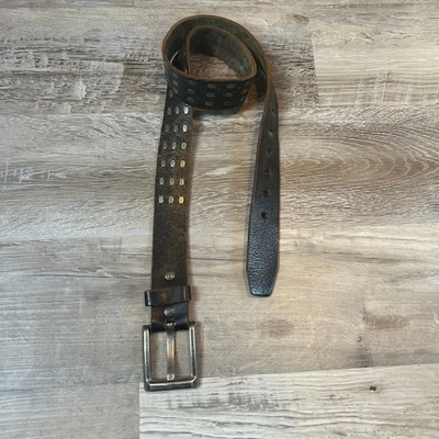 Cinturón Levi’s Cuero Negro Tachonado con Hebilla Plateada – Grunge Vintage Años 90 Grande Foto 1 de 4