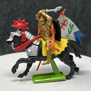 Vintage 1971 Britains Ltd Ritter auf Pferd Mittelalter Kreuzritter Sammlerstück Spielzeug - Bild 1 von 8
