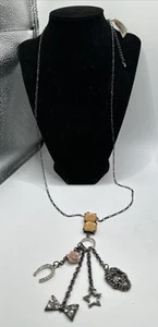 Torrido 32” 4” ext cadena negro y plata pedrería collar dijes calavera estrella - Imagen 1 de 13