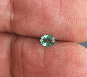 Natural Oval Emerald Loose Gemstone (5×3.7×2.73 Mm) - Picture 1 of 6