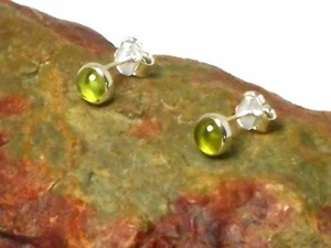 Round Green  PERIDOT  Sterling  Silver 925  Gemstone Stud Earrings - 5 mm - Picture 1 of 4