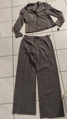 Nuevo con etiquetas Traje Tahari Para Mujer - Pantalones y Chaqueta Talla 8 Gris Mezcla de Lana a Rayas Foto 1 de 4