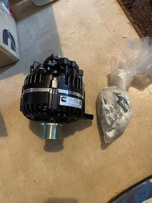 Conjunto de alternador Cummins genuíno 5332605 24V 120 amperes - Imagem 1 de 2