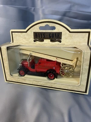 LLEDO DAYS GONE 1934 DENNIS FIRE ENGINE L.C.C. FIRE BRIGADE DIECAST  BOXED - Image 1 of 4