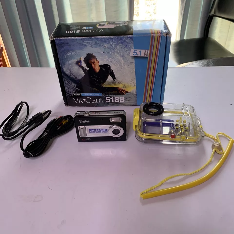 Vivitar Vivicam 5188 Digital Camera 5.1 MP - Image 1 of 4