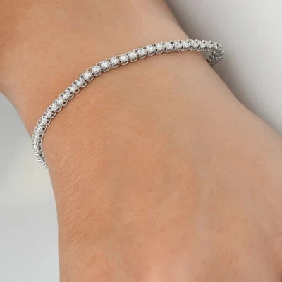 Brazalete de tenis para mujer de diamantes de corte redondo de 7 quilates enchapado en oro blanco de 14 quilates Foto 1 de 4