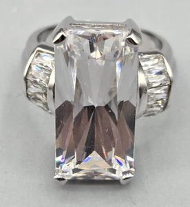 Sterling Silver 925 Elongated Radiant Cut Cocktail Ring Size 7, Suzanne Somers - Picture 1 of 9