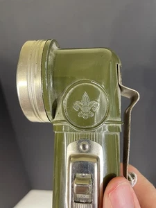 Pfadfinder 1940er Winkel Metall olivgrün Taschenlampe BSA Bridgeport ~ funktioniert - Bild 1 von 10