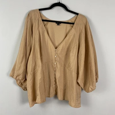 Blusa corta Torrid Botón Frontal Cuello en V Talla 3X Tostada Mangas 3/4 Foto 1 de 4