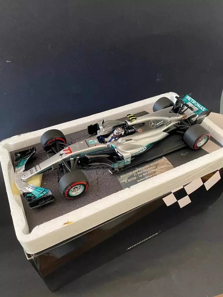 Minichamps 1:18 F1 MERCEDES W08 EQ POWER+ Bottas GP 2017 110 pcs LIMITED EDITION - Immagine 1 di 4