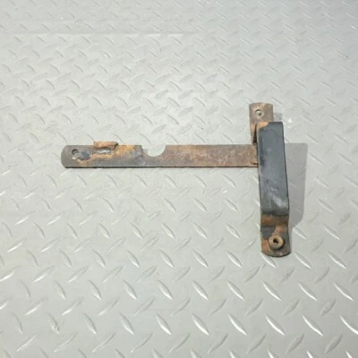 ♻️ Honda VFR 750 FM RC36 1991 - 1992 Chain Guard Mounting Bracket ♻️ - Image 1 of 4