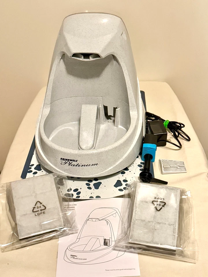 Fuente Drinkwell Platium para Mascotas con 6 Filtros de Agua Nuevos + Estera Usada 6 Meses #311 Foto 1 de 4