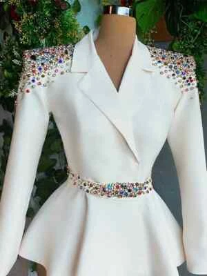 Elegante Traje de Mujer Moda Acanalado Cuentas Muescas Solapa Blazer Con Cinturón A Medida Foto 1 de 4