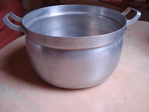 großer alter Alu Aluminium Topf Kochtopf, DEKO, Pflanzgefäß Garten 28cm ca.1930 - Bild 1 von 4