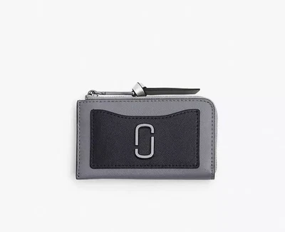 MARC JACOBS УТИЛИТА SNAPSHOT ВЕРХНИЙ МОЛНИИ МУЛЬТИ БУМАЖНИК (ВОЛК СЕРЫЙ МУЛЬТИ) - Изображение 1 из 3