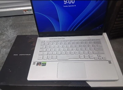 ASUS ROG Zephyrus G14 / Ryzen 9 4900HS / RTX 3060 / 16GB Ram / 1 TB / 1080p 144Hz Foto 1 de 4