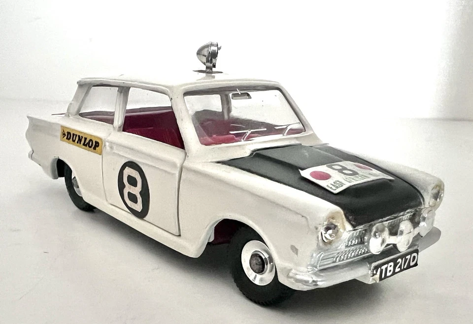Ford Cortina Rally Car 1967-1969 Dinky Toys - No. 212- CASI COMO NUEVO WOW Foto 1 de 4
