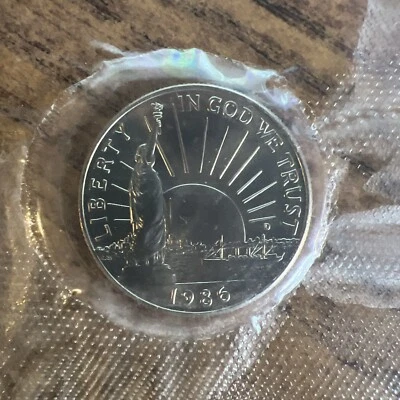 1986-D United States Mint - Uncirculated - Liberty Commemorative Half Dollar - Image 1 of 4