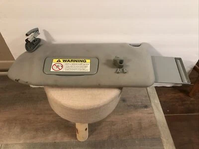 Parasol iluminado gris lado izquierdo conductor Honda Pilot 2003-2005 OEM Foto 1 de 4