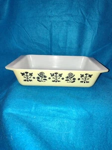 Vintage 1957 Pyrex Yellow & Black Embroidery “Needlepoint” Space Saver 575 b 2qt - Picture 1 of 10