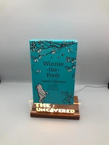 Winnie The Pooh Classic Collection, 4 Paperback Books with Box - Imagen 1 de 4