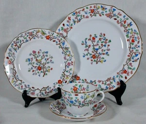SPODE COPELAND'S CHINA SHANGHAI SCALLOPED GOLD PATTERN 4 PIECE PLACE SETTING NEW - Picture 1 of 19