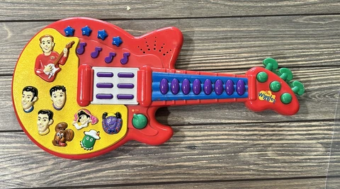 VTG 2003  Wiggles Play Along Musical Sing and Dance Red Guitar Toy Spin Master Cover