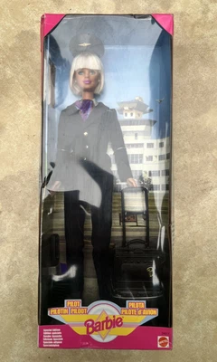 Muñeca Barbie Piloto Con Equipaje Edición Especial 1999 Mattel 24017 Nunca Abierta Foto 1 de 4