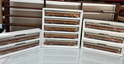 Weaver Milwaukee Road Hiawatha 10 Car Aluminum Passenger Car Set 2 Rail O NIB - Image 1 of 4