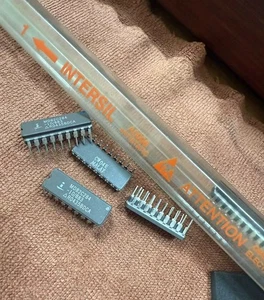QTY=1PCS INTERSIL    MD82C284-10/883      .BRAND NEW. ship Via DHL/FEDEX/UPS - Picture 1 of 1