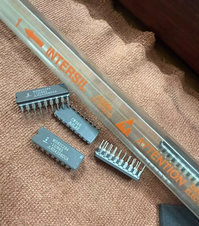 QTY=1PCS INTERSIL    MD82C284-10/883      .BRAND NEW. ship Via DHL/FEDEX/UPS - Image 1 of 1