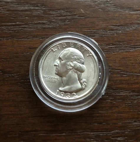 1932 SILVER WASHINGTON QUARTER. BU Condition Cover