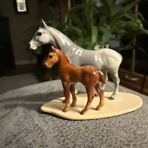 Figura Caballo y Poni HR HAGEN RENAKER DE COLECCIÓN 3" Largo Porcelana Espalda Manchada - Imagen 1 de 9