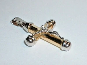 14k ZWEIFARBIG GOLD 3D KRUZIFIX KREUZ ANHÄNGER CHARM - Bild 1 von 3