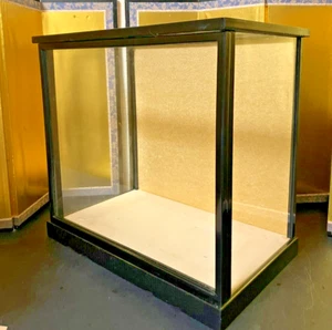 Vintage Japanese Display Glass Case Wood Frame Doll Geisha H:14.1 W:14.9in - Picture 1 of 15