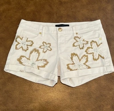 Pantalones Cortos de Jean Juicy Couture Denim Bordados Con Cuentas Blancos Talla 27 Foto 1 de 4