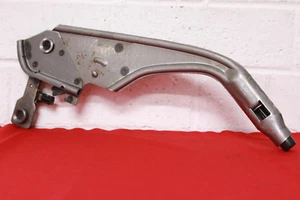 VGC: GENUINE GM HANDBRAKE HANDLE / LEVER - GREY BUTTON - VT VX VU WH - V8 & V6 - Bild 1 von 5