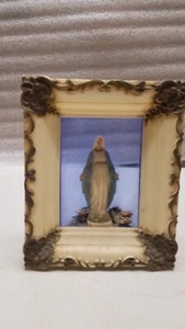 Vintage Plastic Framed Figurine of the Blessed Virgin Mary (V) - Picture 1 of 6