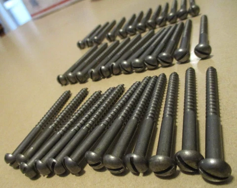 36 - NEW-OLD STOCK, SLOTTED ROUND HEAD STEEL WOOD SCREWS, 2 1/2" X #12 = 7/32" Cover