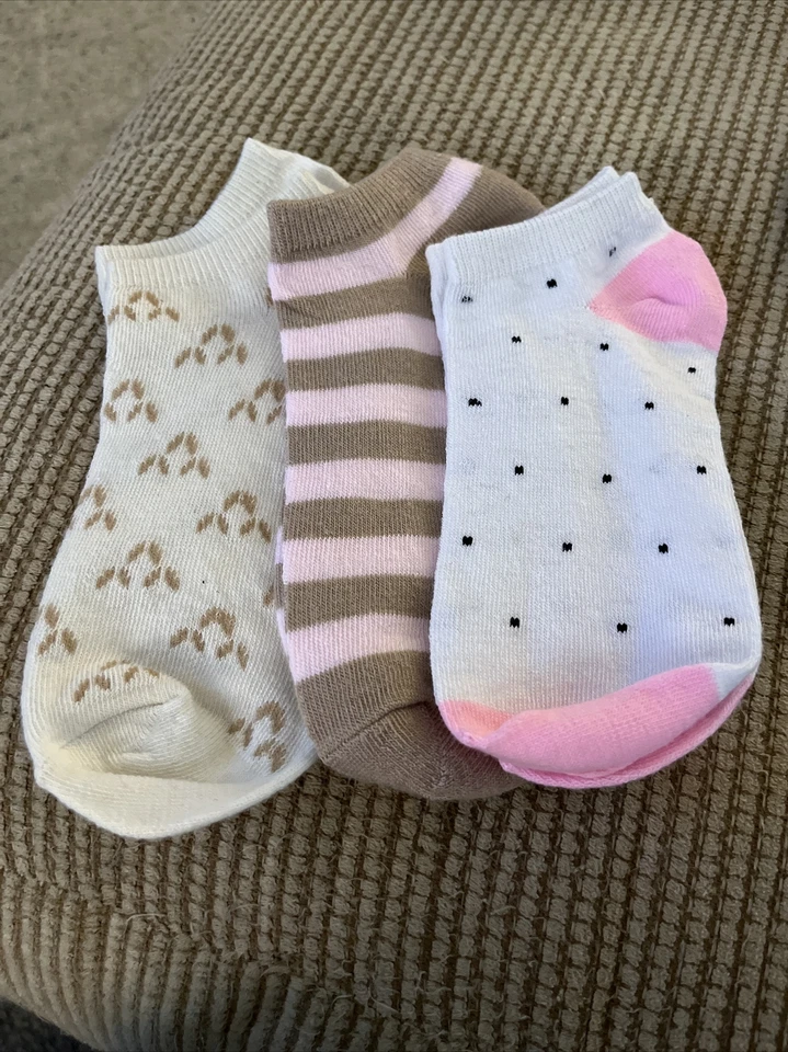 Juego de tres calcetines decorativos para mujer talla 4-10 totalmente nuevos Foto 1 de 1